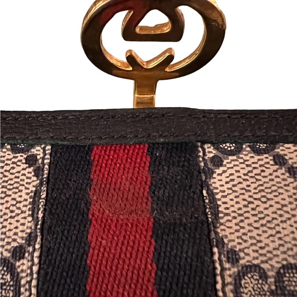 💙Vintage Gucci gold G clasp wallet❤️ - Picture 7 of 14
